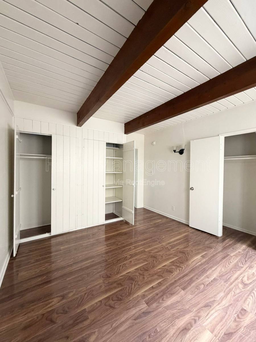 Apartment for rent at 7032 Hawthorn Ave #4, Los Angeles, CA 90028