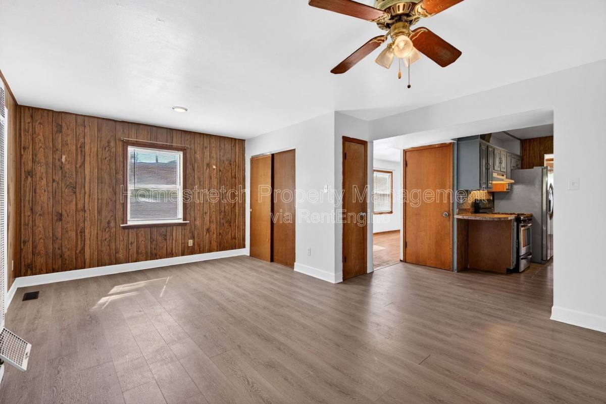 House for rent at 432 Midlothian Rd, Saint Louis, MO 63137