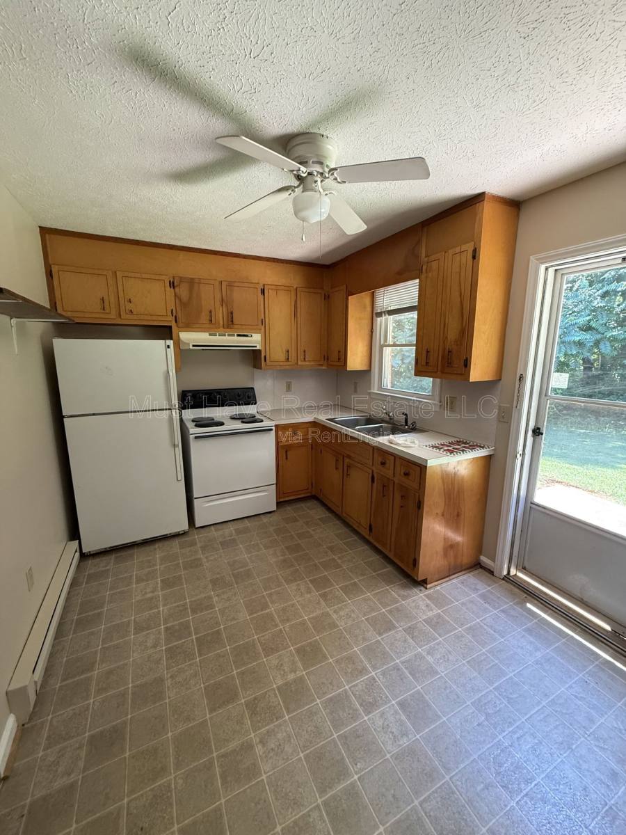 Apartment for rent at 3715 Panda Lane #3, Lenoir, NC 28645