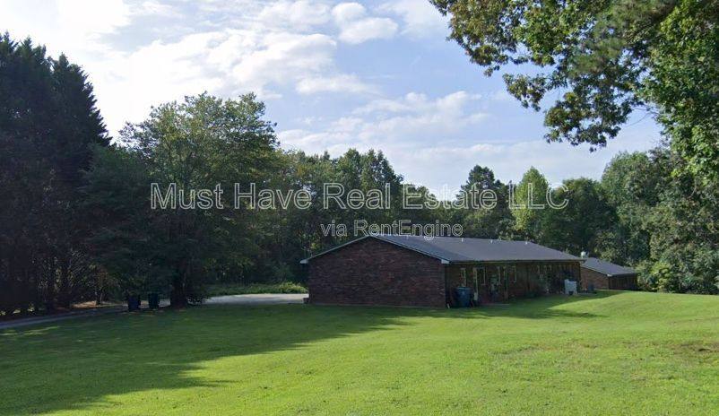 Apartment for rent at 3715 Panda Lane #3, Lenoir, NC 28645