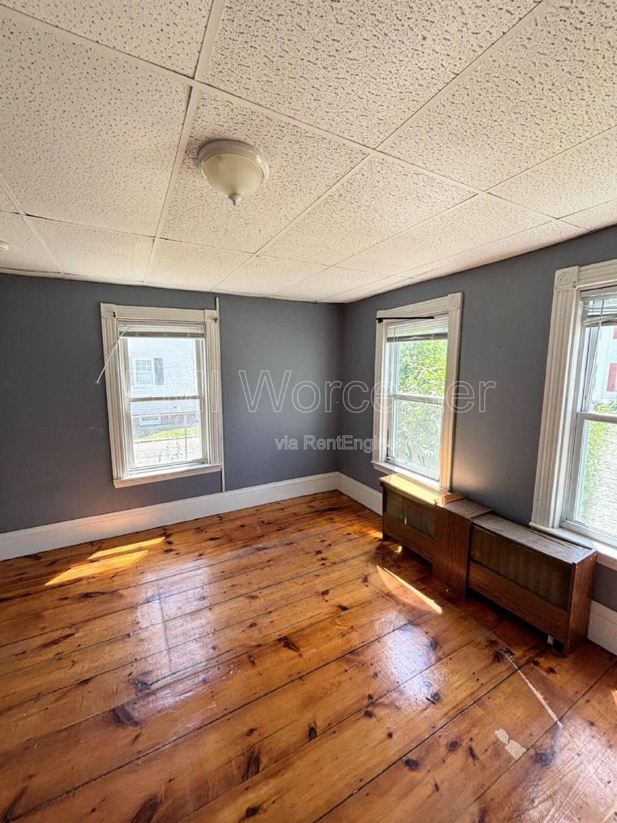 Apartment for rent at 119 W St, Worcester, MA 01609