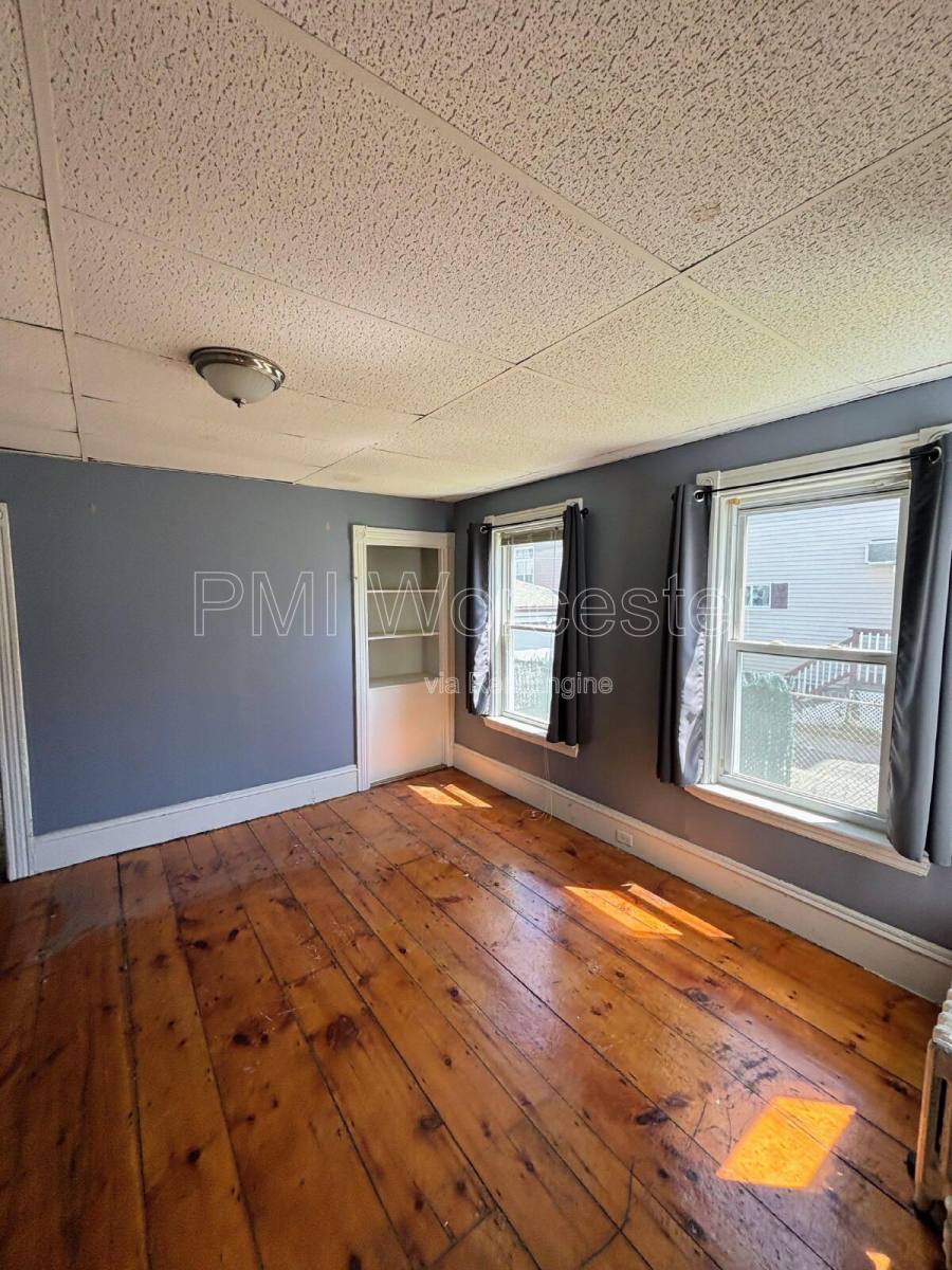 Apartment for rent at 119 W St, Worcester, MA 01609