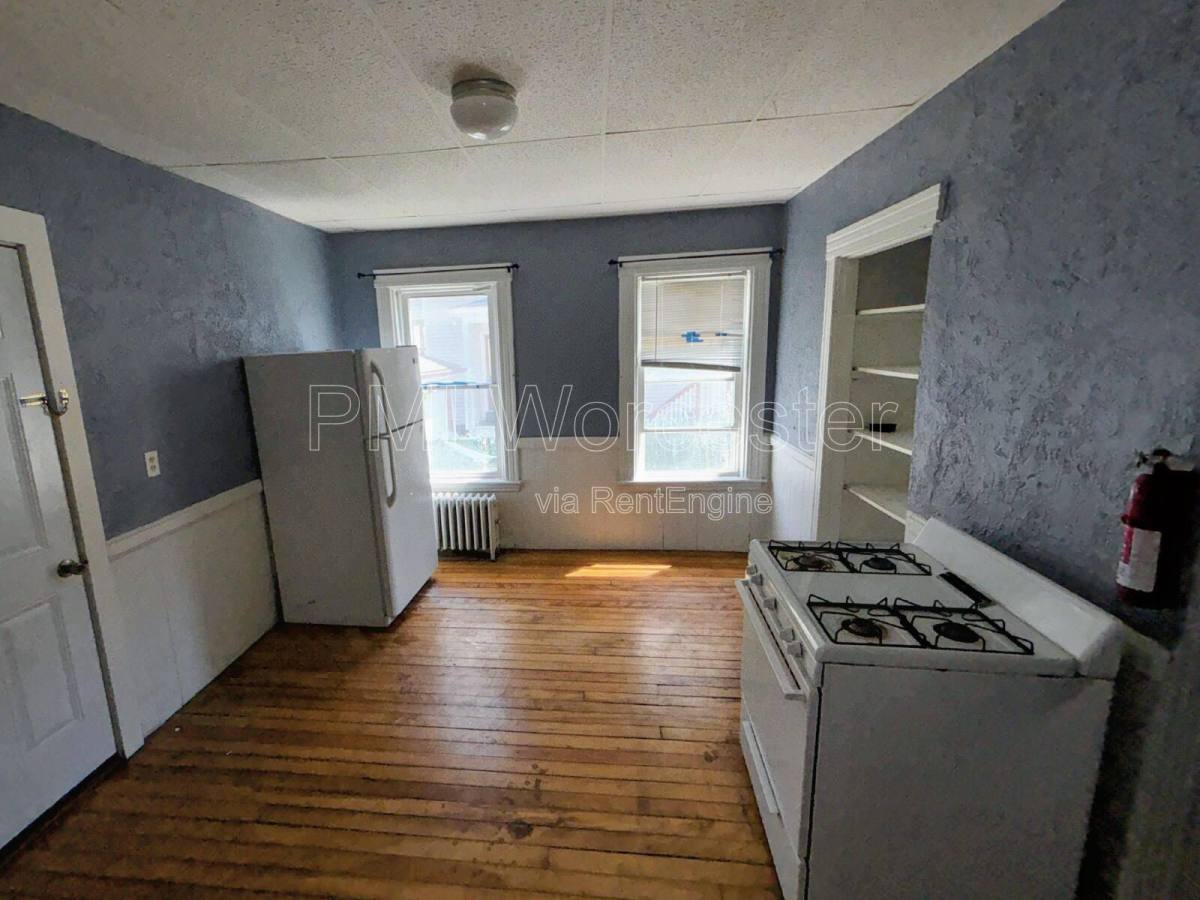Apartment for rent at 119 W St, Worcester, MA 01609