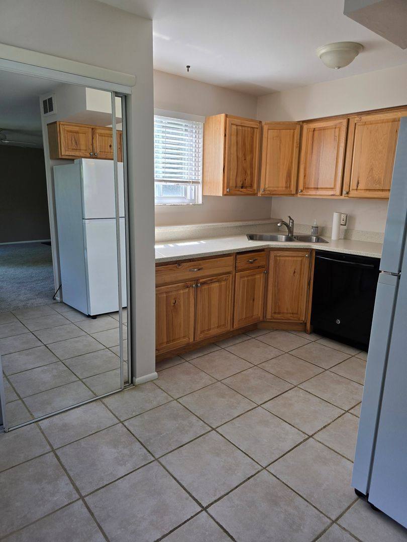 Condo for rent at 714 Garland Circle, Kalamazoo, MI 49008