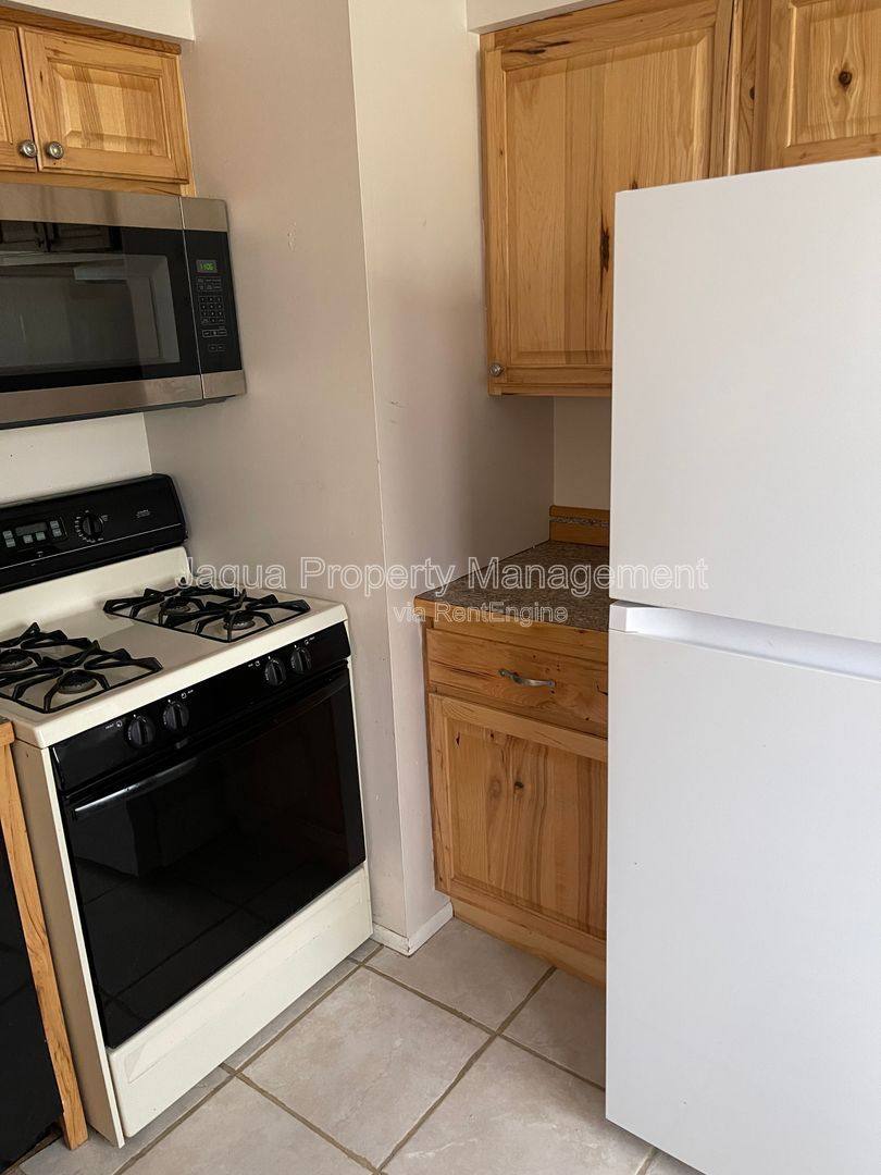 Condo for rent at 714 Garland Circle, Kalamazoo, MI 49008