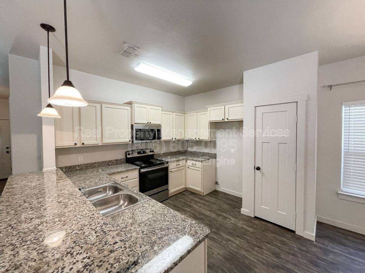 Apartment for rent at 2112 9th St, Lubbock, TX 79401