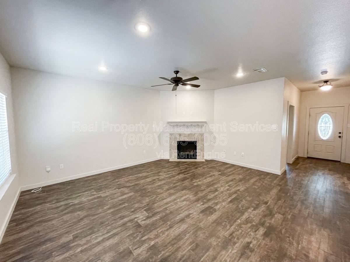 Apartment for rent at 2112 9th St, Lubbock, TX 79401