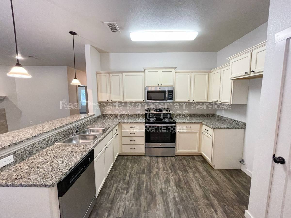 Apartment for rent at 2112 9th St, Lubbock, TX 79401