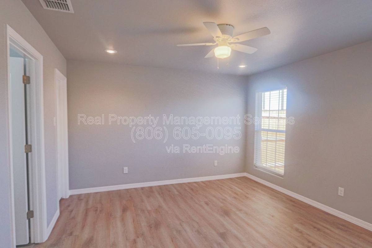 Apartment for rent at 1306 N Clinton Ave #B, Lubbock, TX 79416