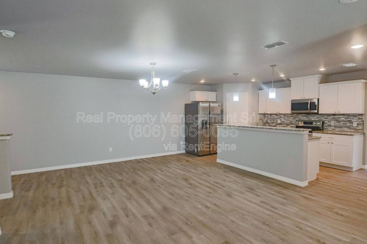 Apartment for rent at 1306 N Clinton Ave #B, Lubbock, TX 79416