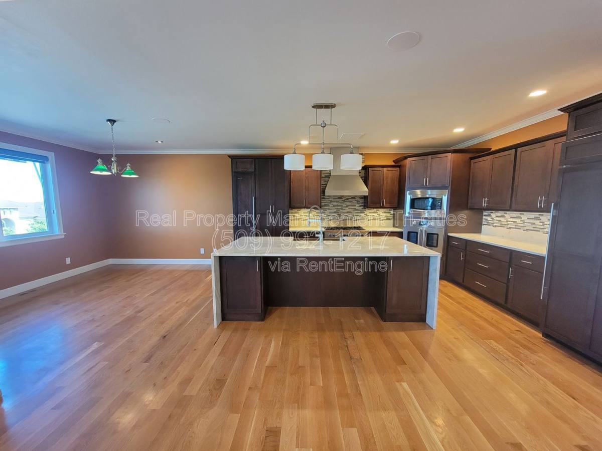 House for rent at 1644 Naples Lane, Richland, WA 99352