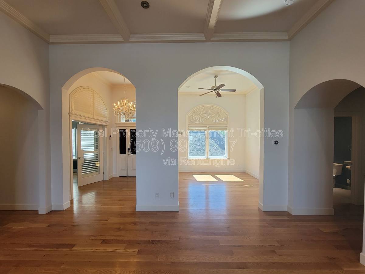 House for rent at 1644 Naples Lane, Richland, WA 99352