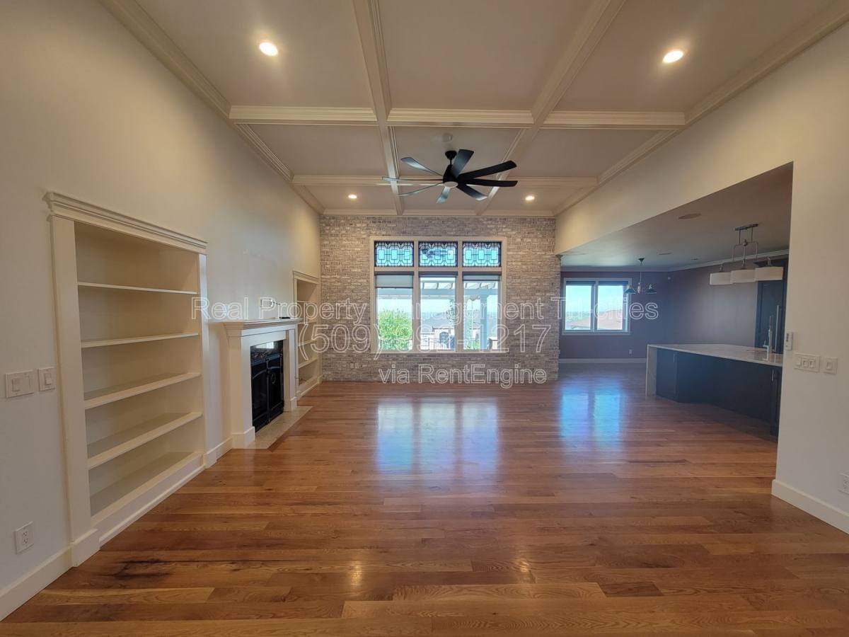 House for rent at 1644 Naples Lane, Richland, WA 99352