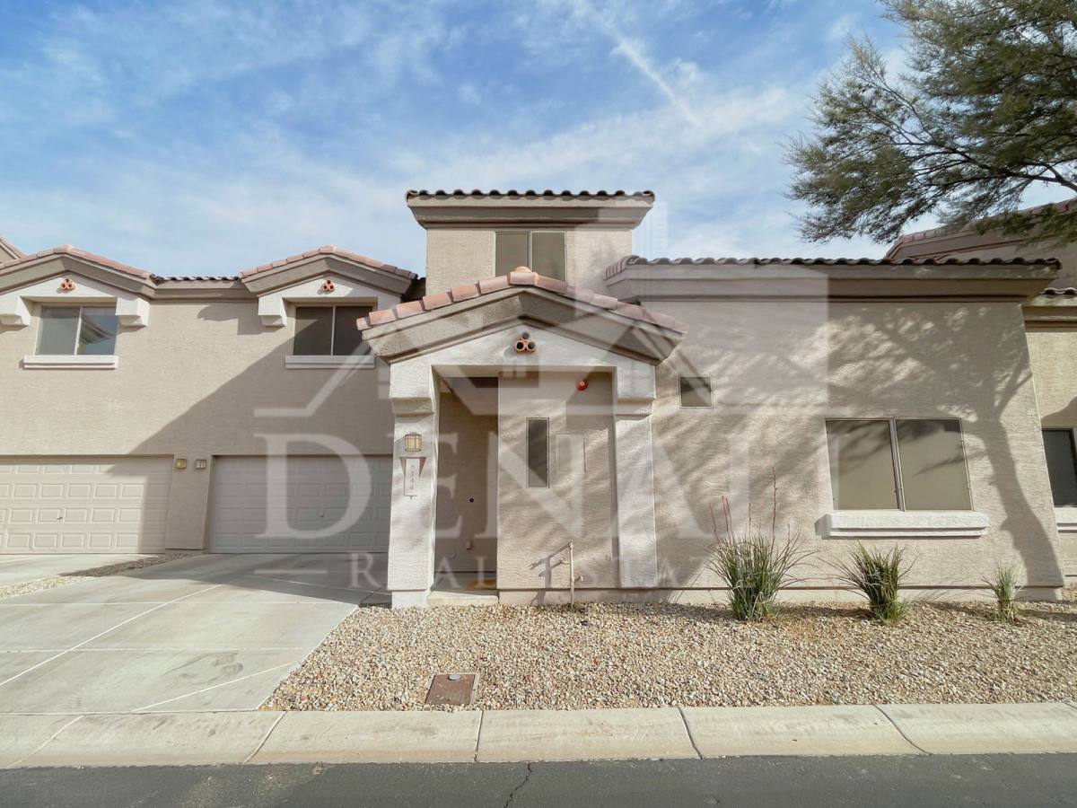 Townhouse for rent at 8144 W Beck Lane, Peoria, AZ 85382