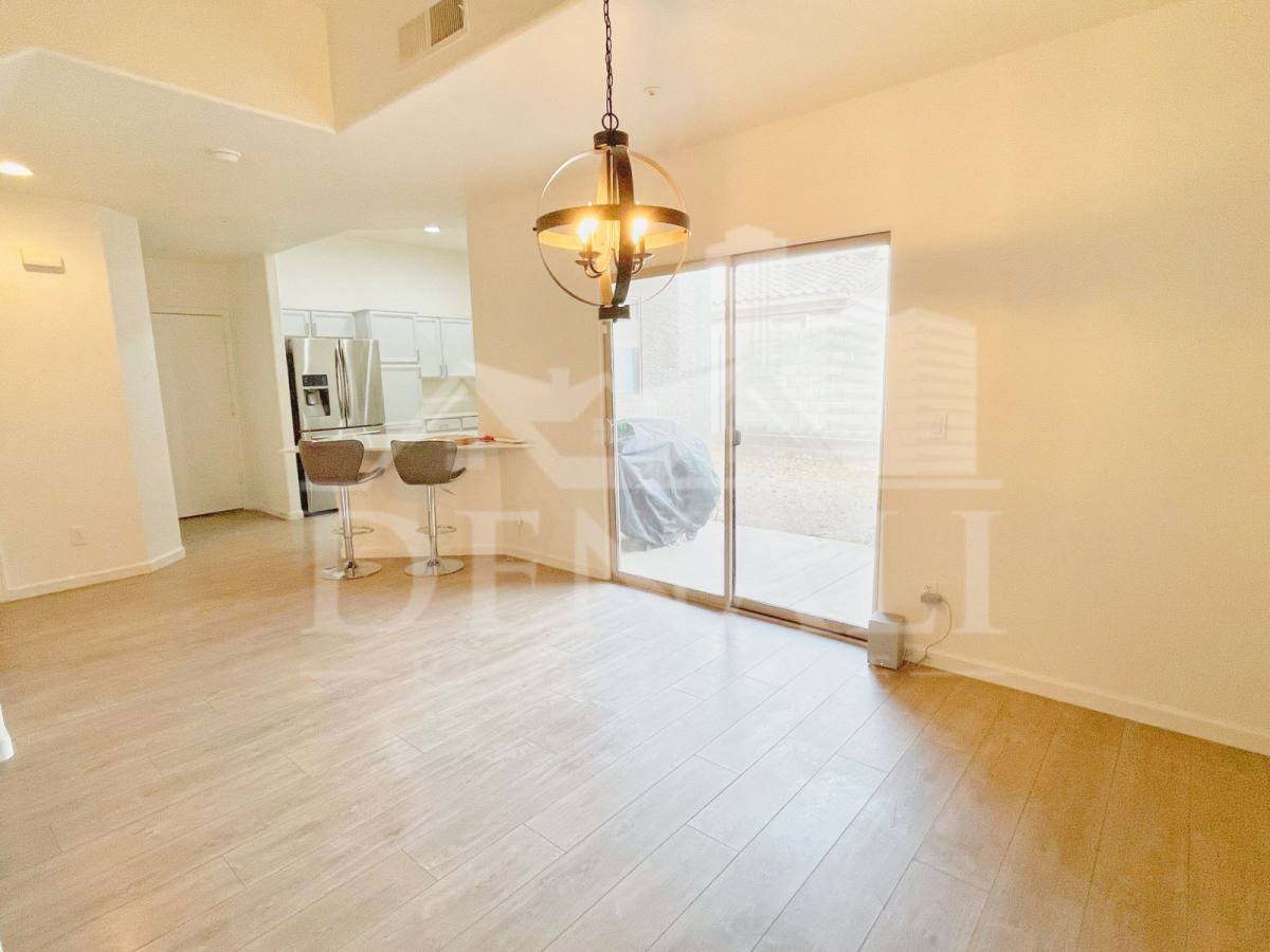 Townhouse for rent at 8144 W Beck Lane, Peoria, AZ 85382