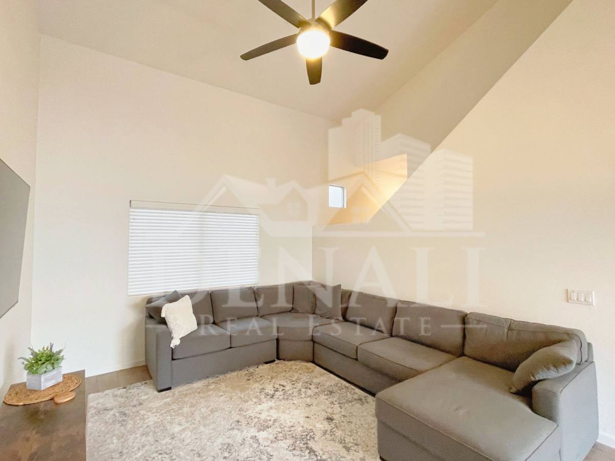 Townhouse for rent at 8144 W Beck Lane, Peoria, AZ 85382