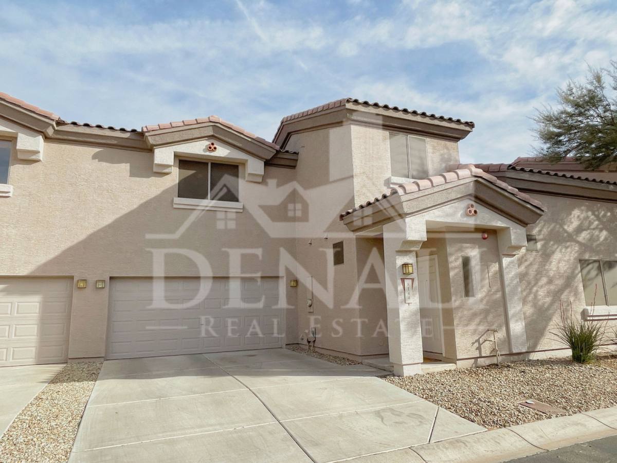 Townhouse for rent at 8144 W Beck Lane, Peoria, AZ 85382