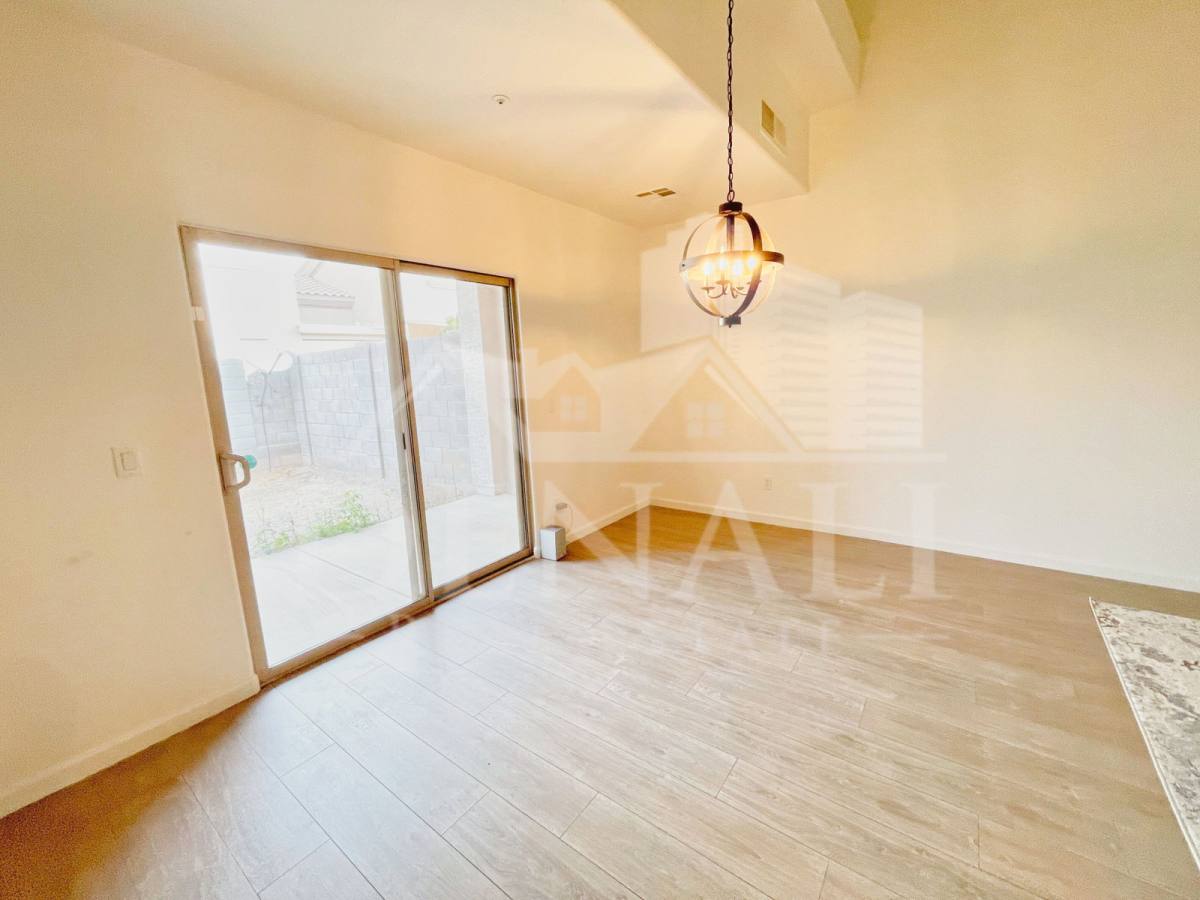 Townhouse for rent at 8144 W Beck Lane, Peoria, AZ 85382