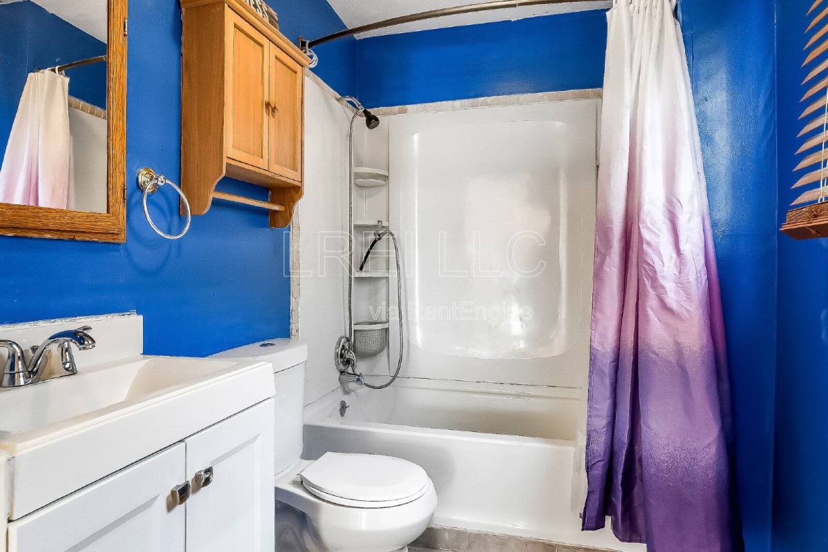 House for rent at 1774 Bolling Ave, Louisville, KY 40210