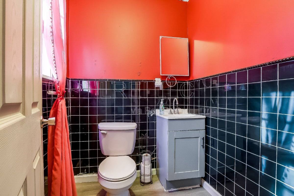House for rent at 1774 Bolling Ave, Louisville, KY 40210