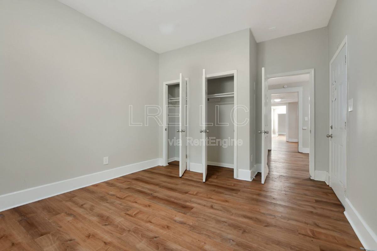 House for rent at 1705 1 2 Hale Ave, Louisville, KY 40210