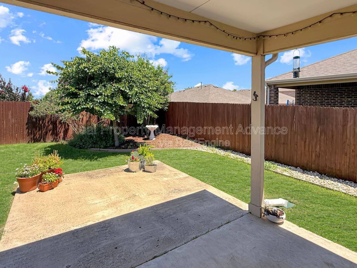 House for rent at 1305 Savannah Ridge Dr, Princeton, TX 75407