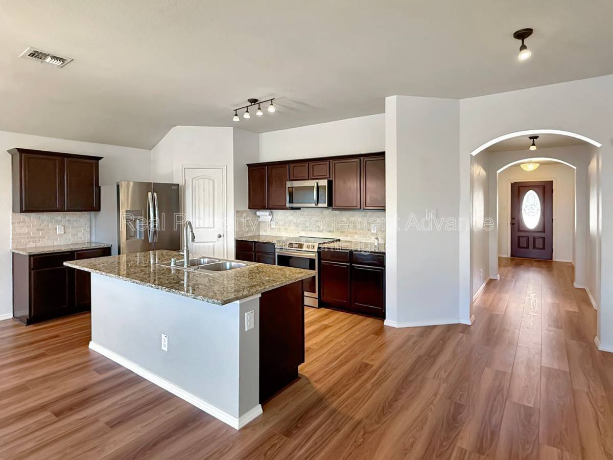 House for rent at 1305 Savannah Ridge Dr, Princeton, TX 75407