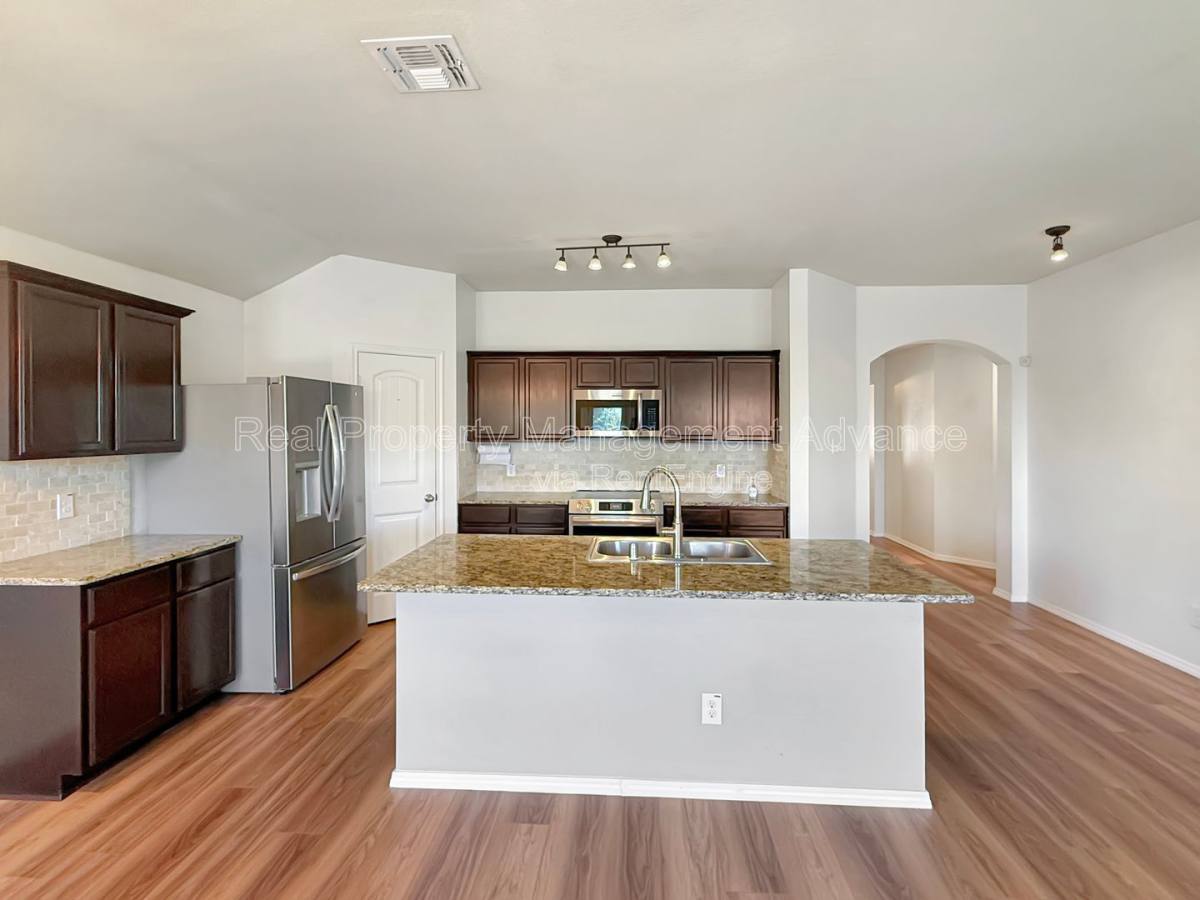 House for rent at 1305 Savannah Ridge Dr, Princeton, TX 75407
