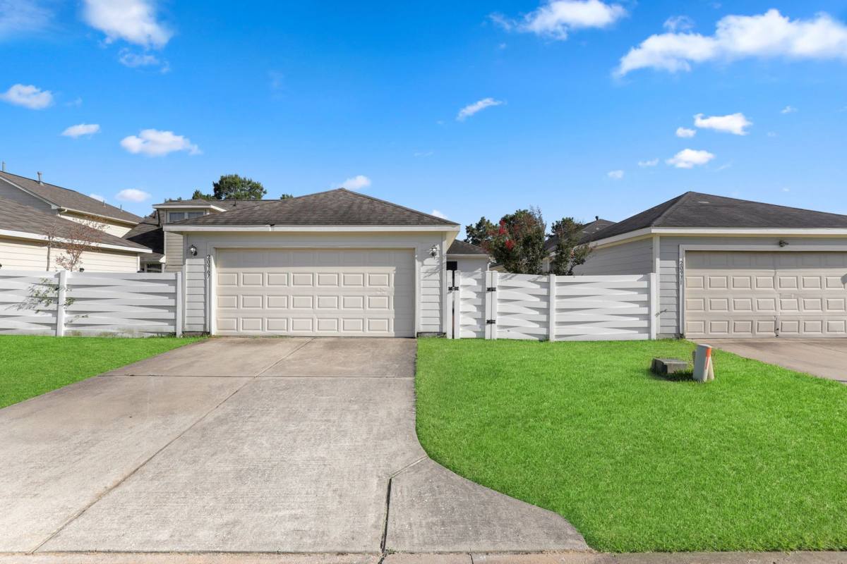 House for rent at 20967 Young Meadows Way, Katy, TX 77449