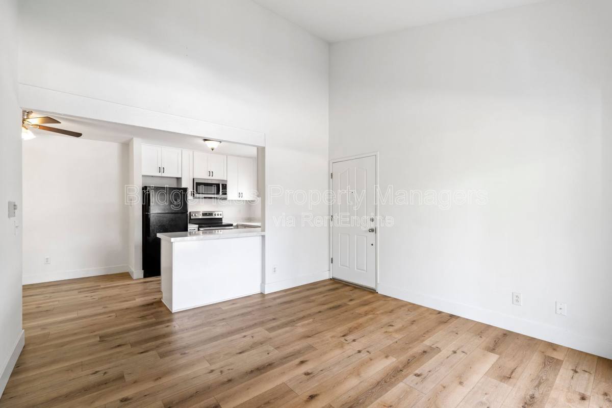 Apartment for rent at 830 W Lincoln Ave #284, Escondido, CA 92026