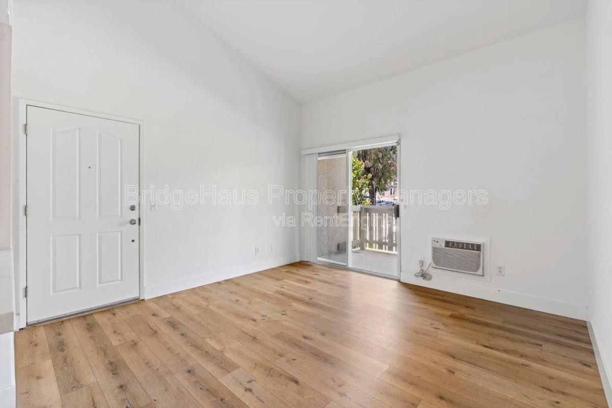 Apartment for rent at 830 W Lincoln Ave #284, Escondido, CA 92026