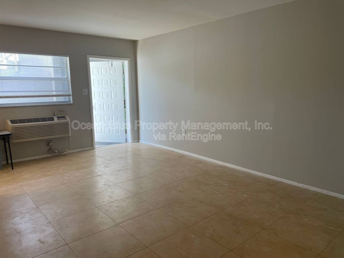 Apartment for rent at 1947 Ricardo Ave, Fort Myers, FL 33901