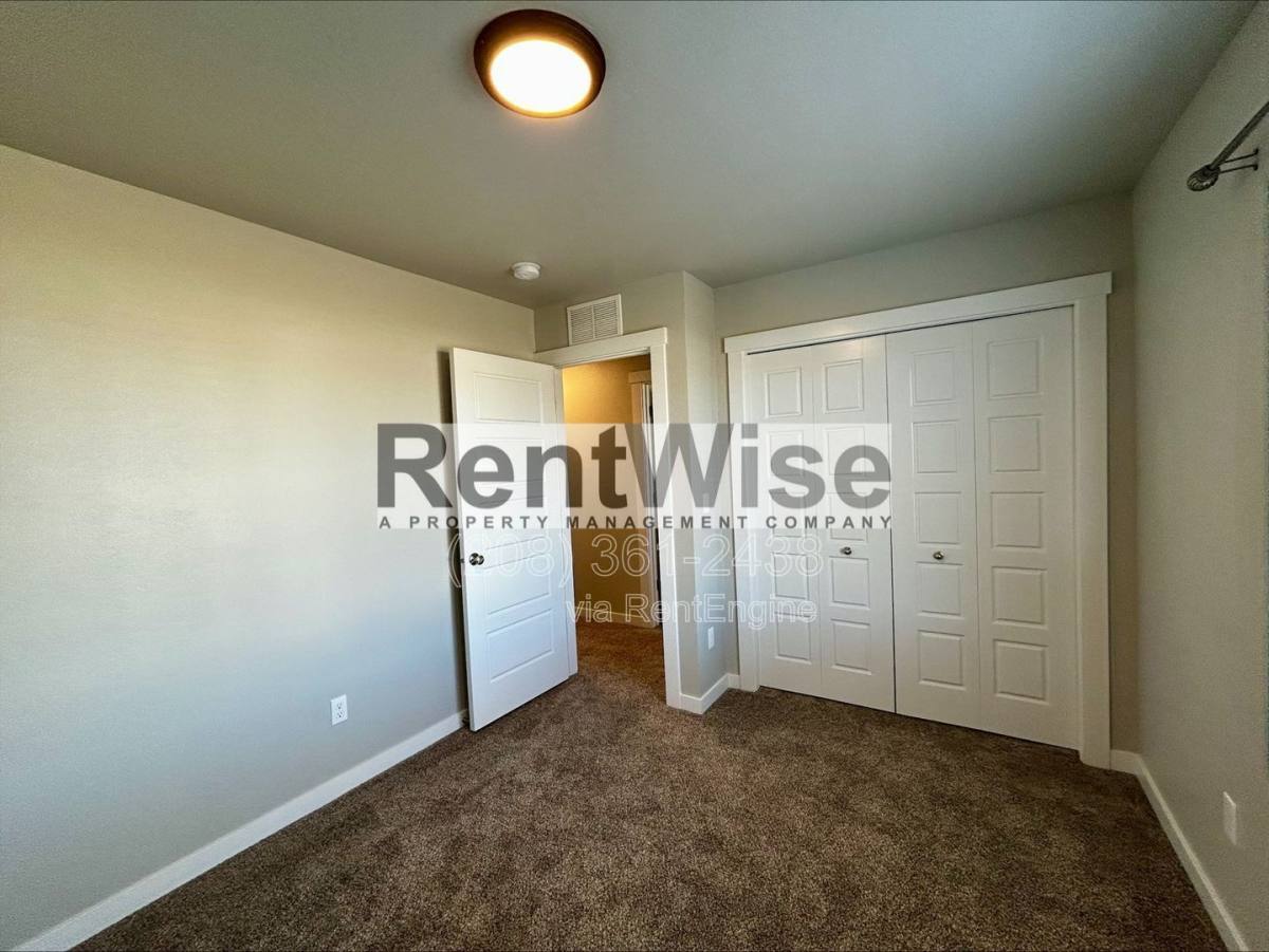 House for rent at 3474 W Remembrance Dr, Meridian, ID 83642