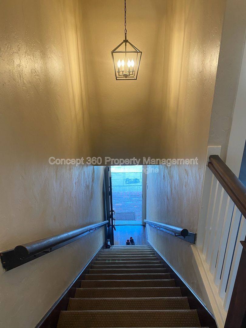 Apartment for rent at 1144 E Appleton St #2, Long Beach, CA 90802
