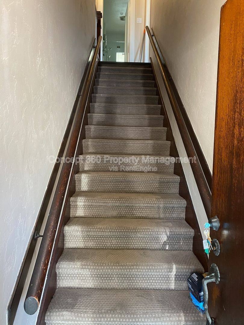 Apartment for rent at 1144 E Appleton St #2, Long Beach, CA 90802
