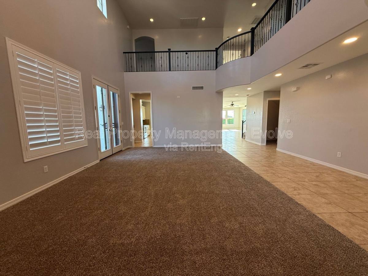 House for rent at 4287 S Kimberlee Dr, Chandler, AZ 85249