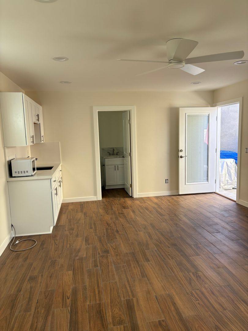 Apartment for rent at 609 Sunset Dr #B, Oceanside, CA 92058