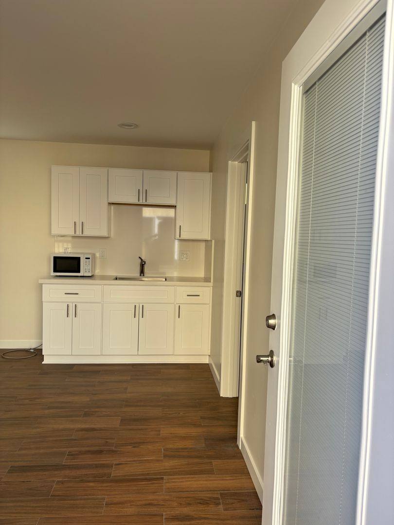 Apartment for rent at 609 Sunset Dr #B, Oceanside, CA 92058