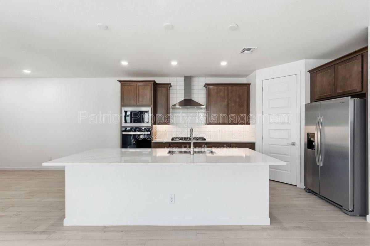 House for rent at 7404 W Buckhorn Trail, Peoria, AZ 85383