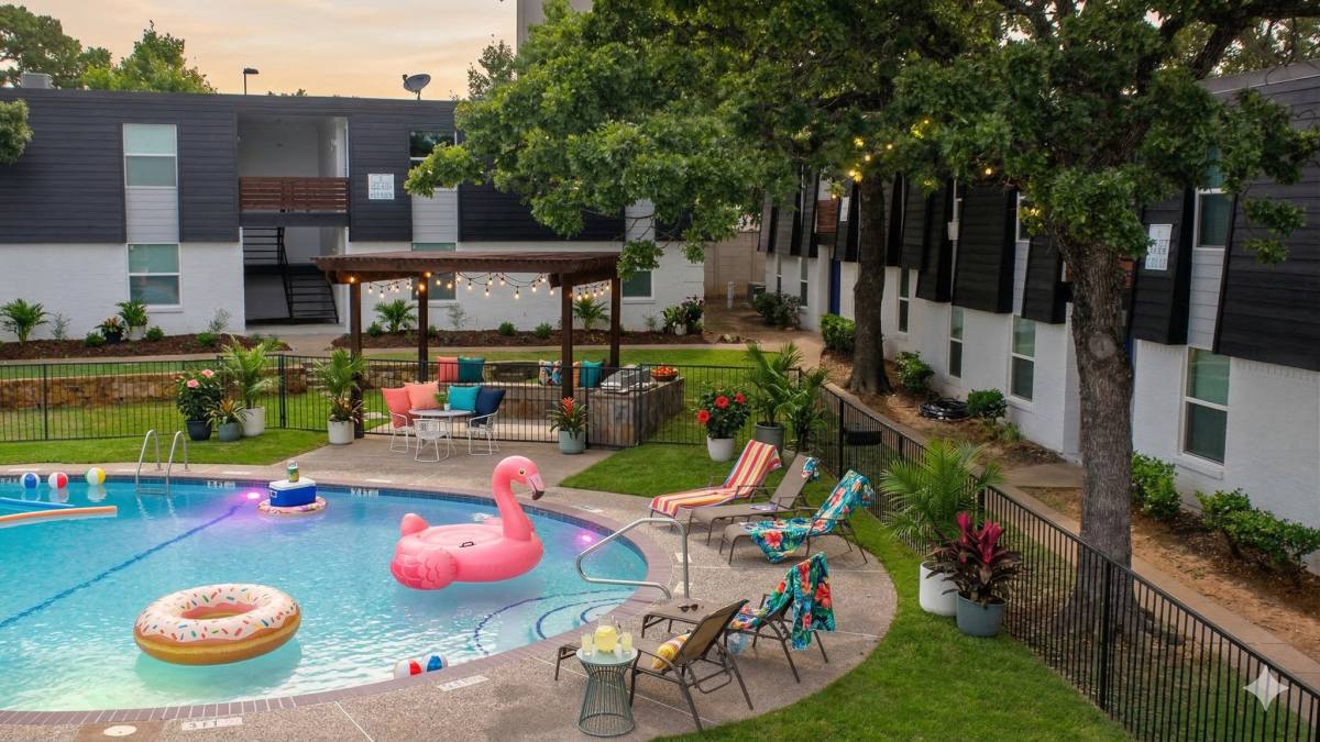Apartment for rent at 531 Bedford Rd #135, Bedford, TX 76022