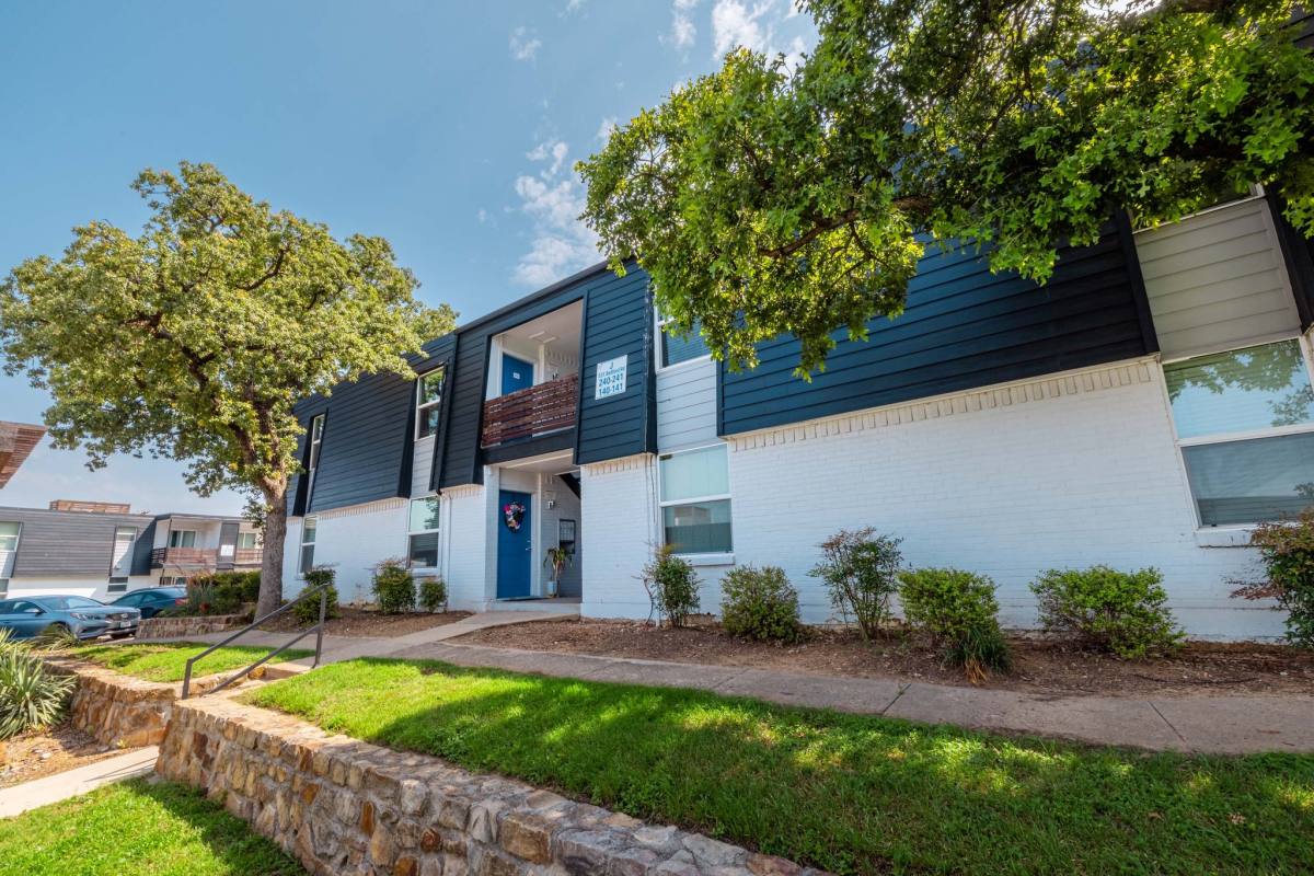 Apartment for rent at 531 Bedford Rd #135, Bedford, TX 76022