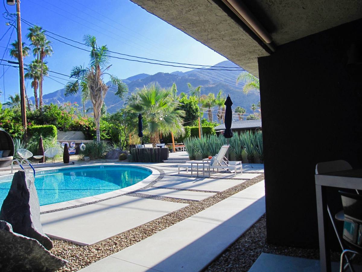 Apartment for rent at 777 E San Lorenzo Rd #3, Palm Springs, CA 92264