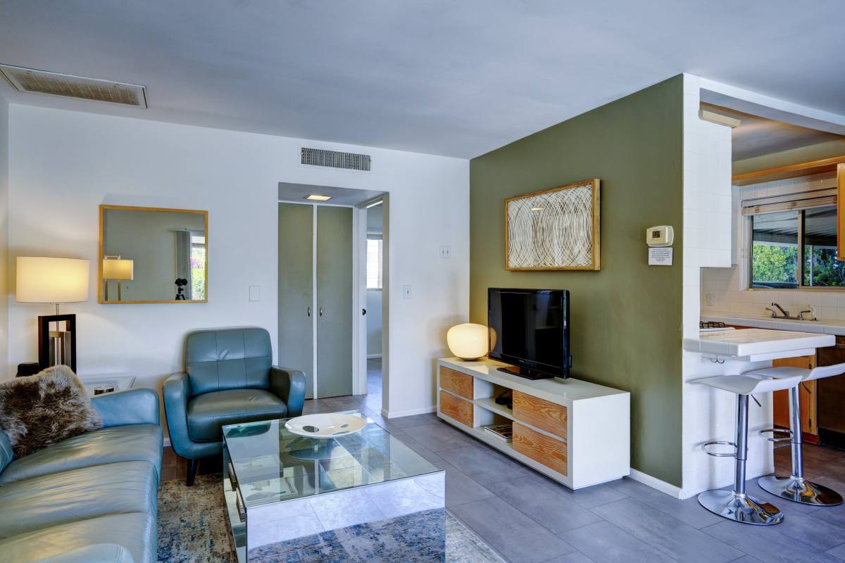 Apartment for rent at 777 E San Lorenzo Rd #3, Palm Springs, CA 92264