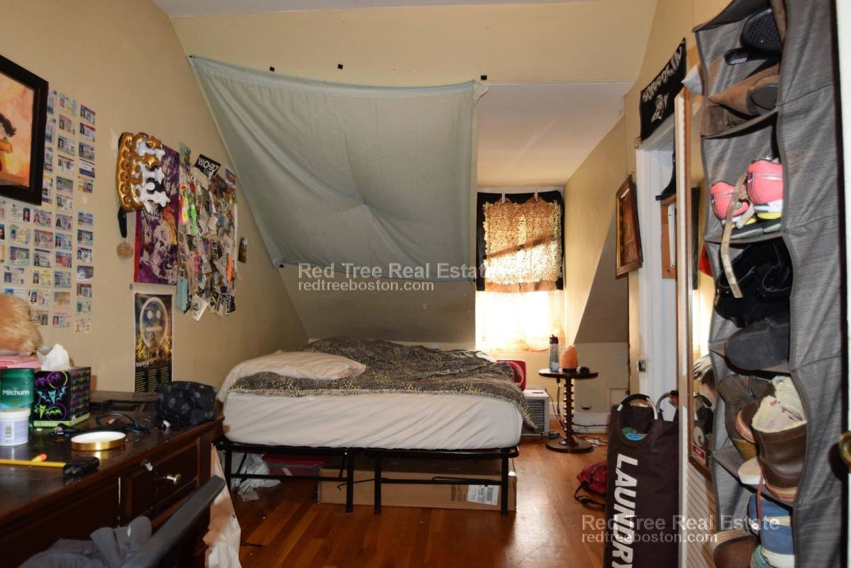 Apartment for rent at 216 Freeman St #2, Brookline, MA 02446