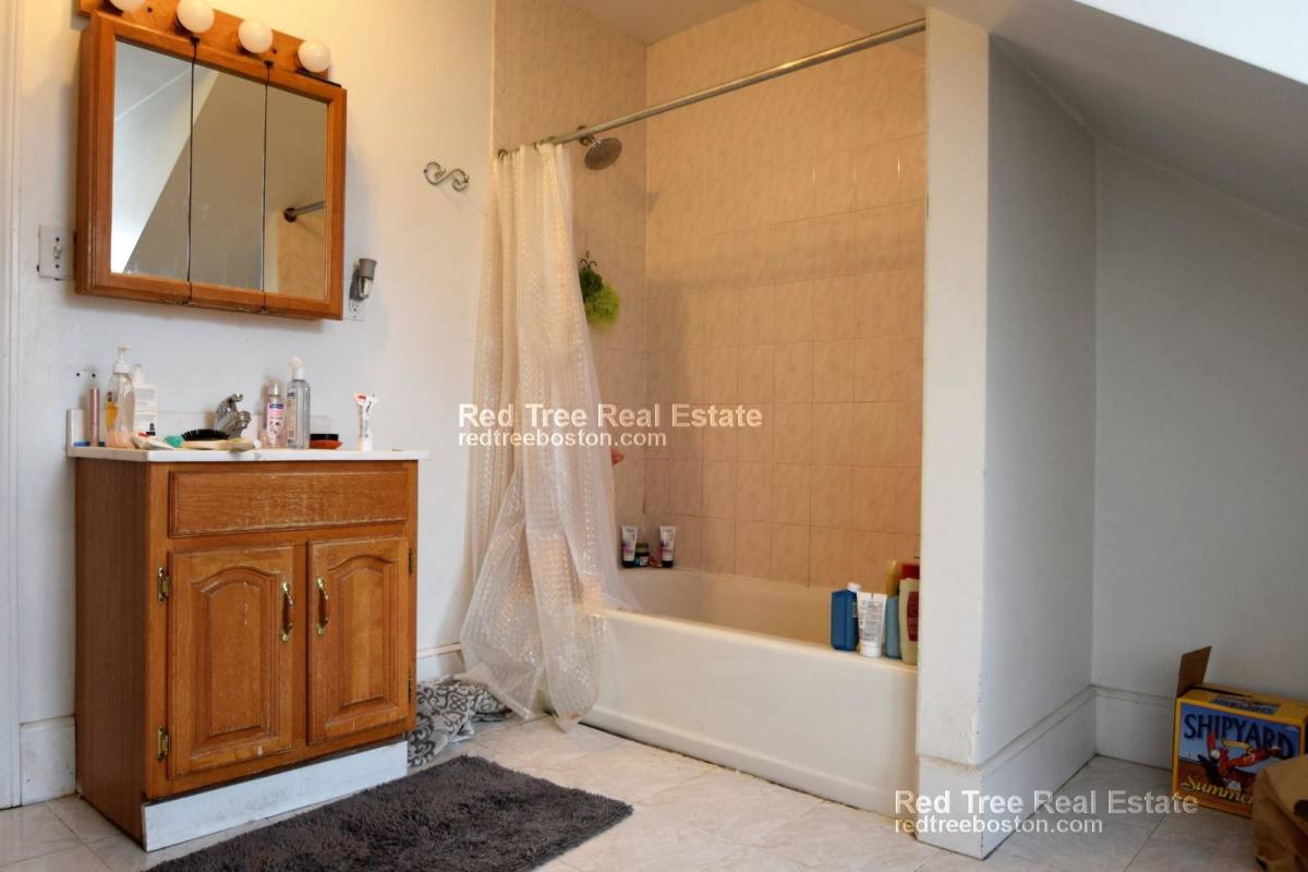 Apartment for rent at 216 Freeman St #2, Brookline, MA 02446