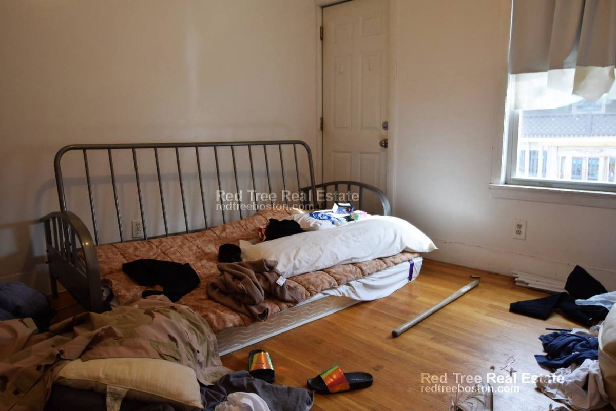 Apartment for rent at 216 Freeman St #2, Brookline, MA 02446