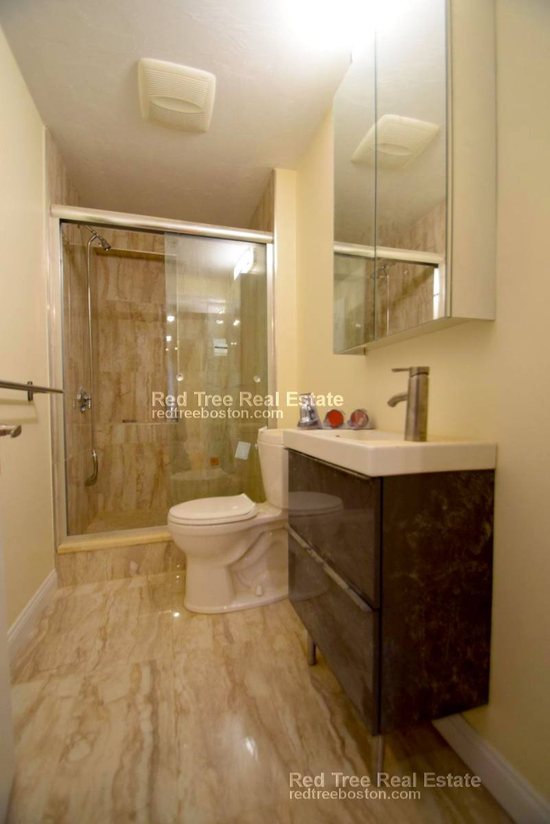 Apartment for rent at 1616 Beacon St #2, Brookline, MA 02446