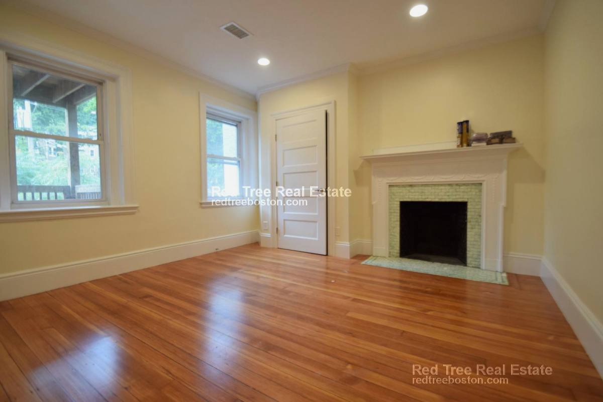 Apartment for rent at 1616 Beacon St #2, Brookline, MA 02446
