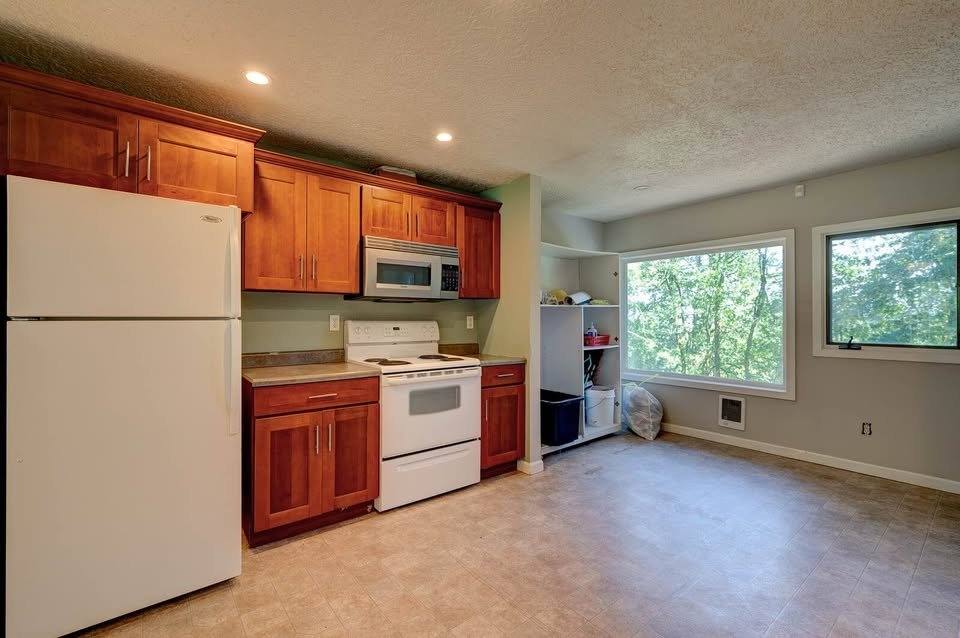 House for rent at 20078 S Henrici Rd, Oregon City, OR 97045