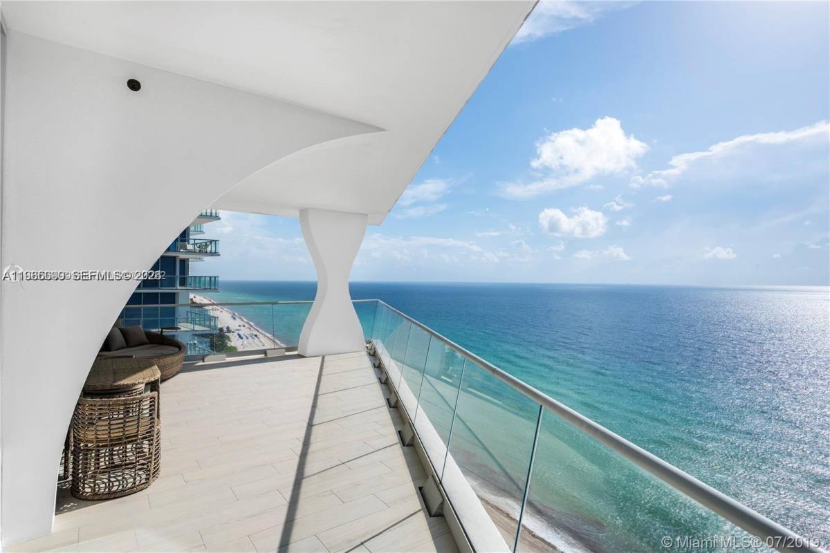 Apartment for rent at 16901 Collins Ave #1905, North Miami Beach, FL 33160